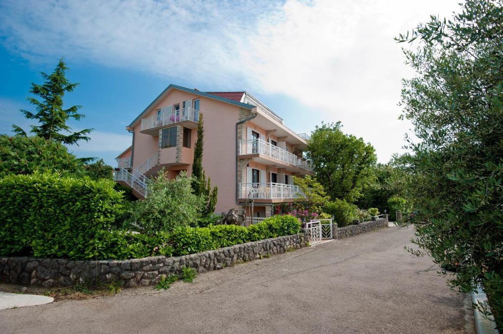 Apartments And Rooms Njivice Chambre photo