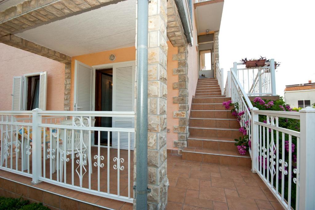 Apartments And Rooms Njivice Chambre photo